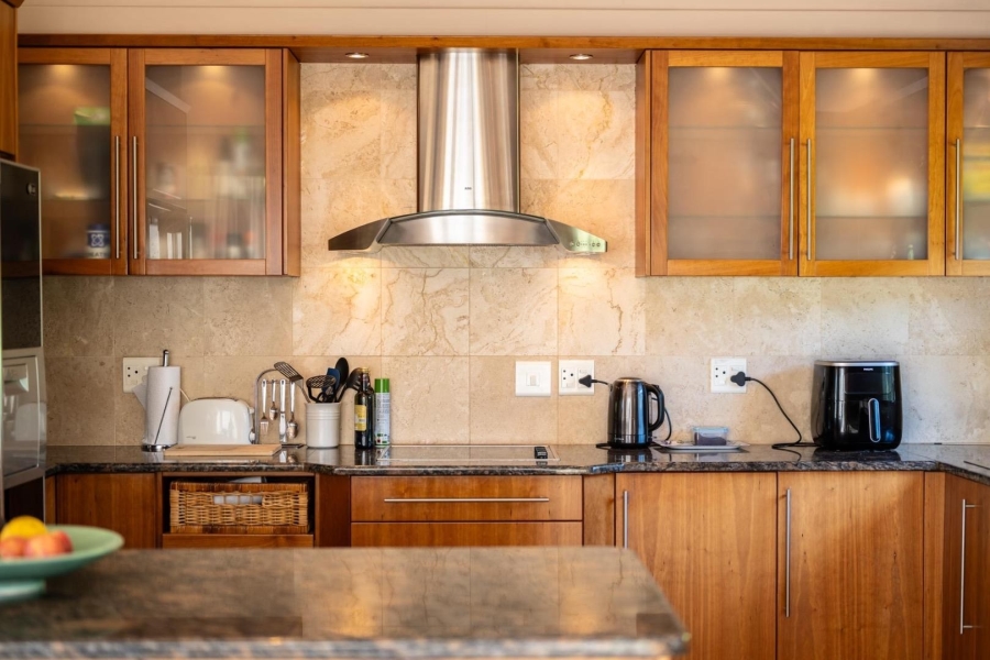 To Let 2 Bedroom Property for Rent in Onder Papegaaiberg Western Cape